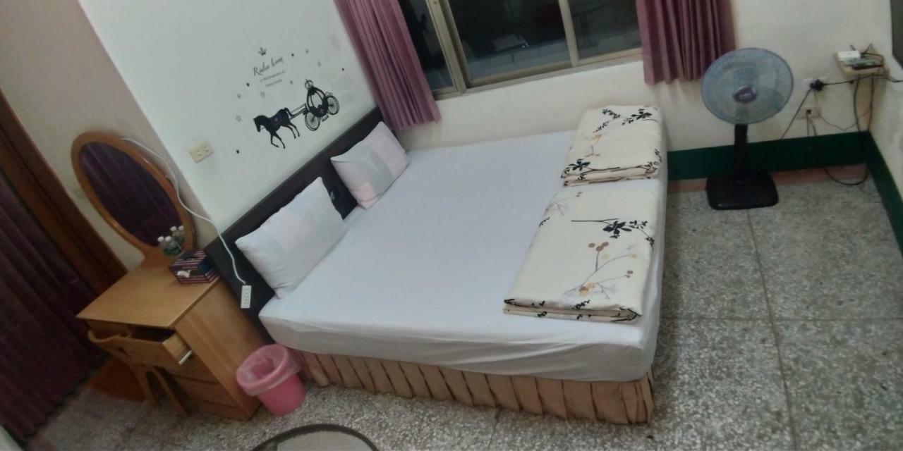 Sun Wu Homestay Dawu Exterior photo
